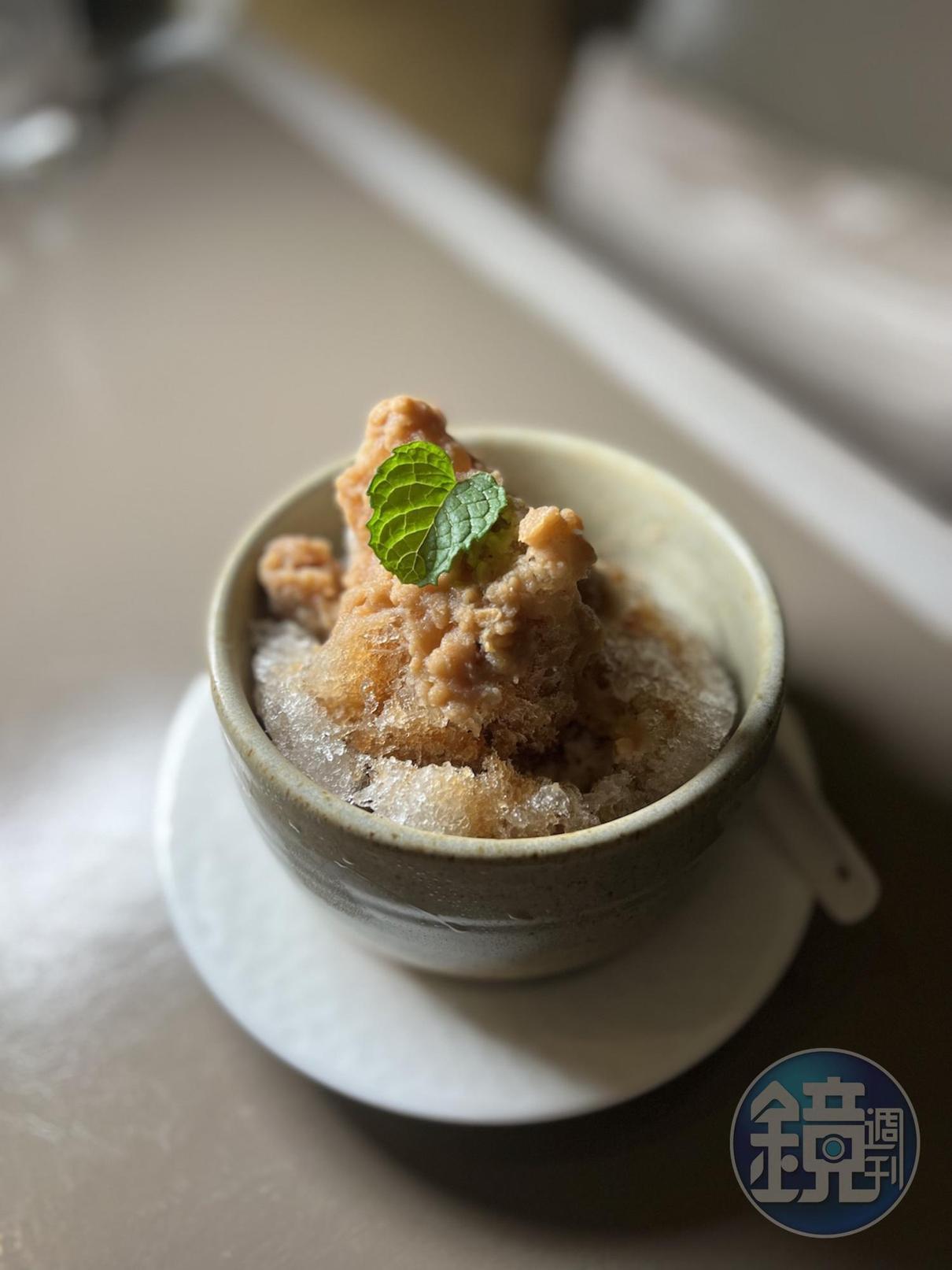 飯後甜點為綠豆蒜桂圓黑糖刨冰。