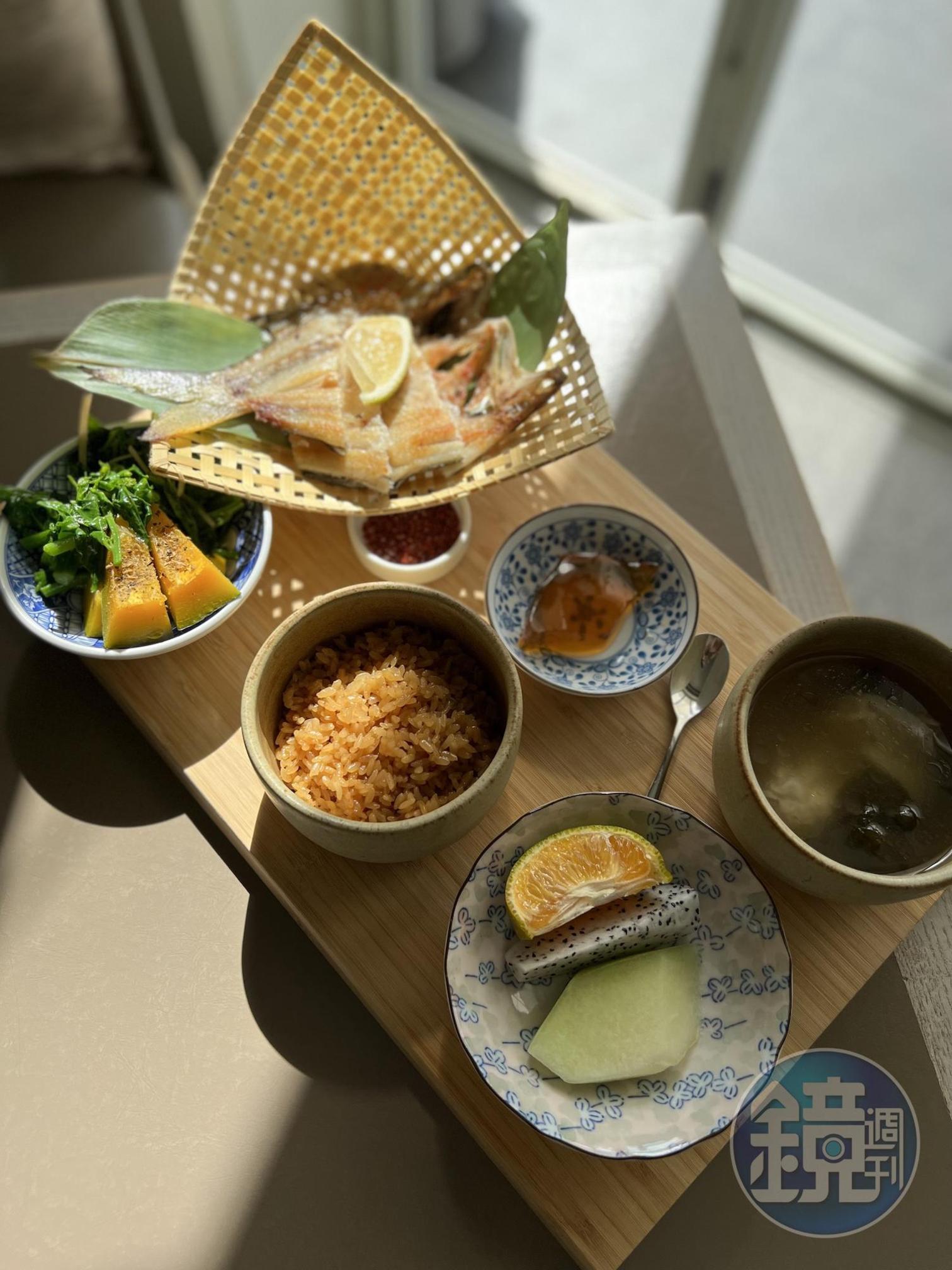 沐餐廳中午限定的「半島風味餐」將屏東的好味道一網打盡。