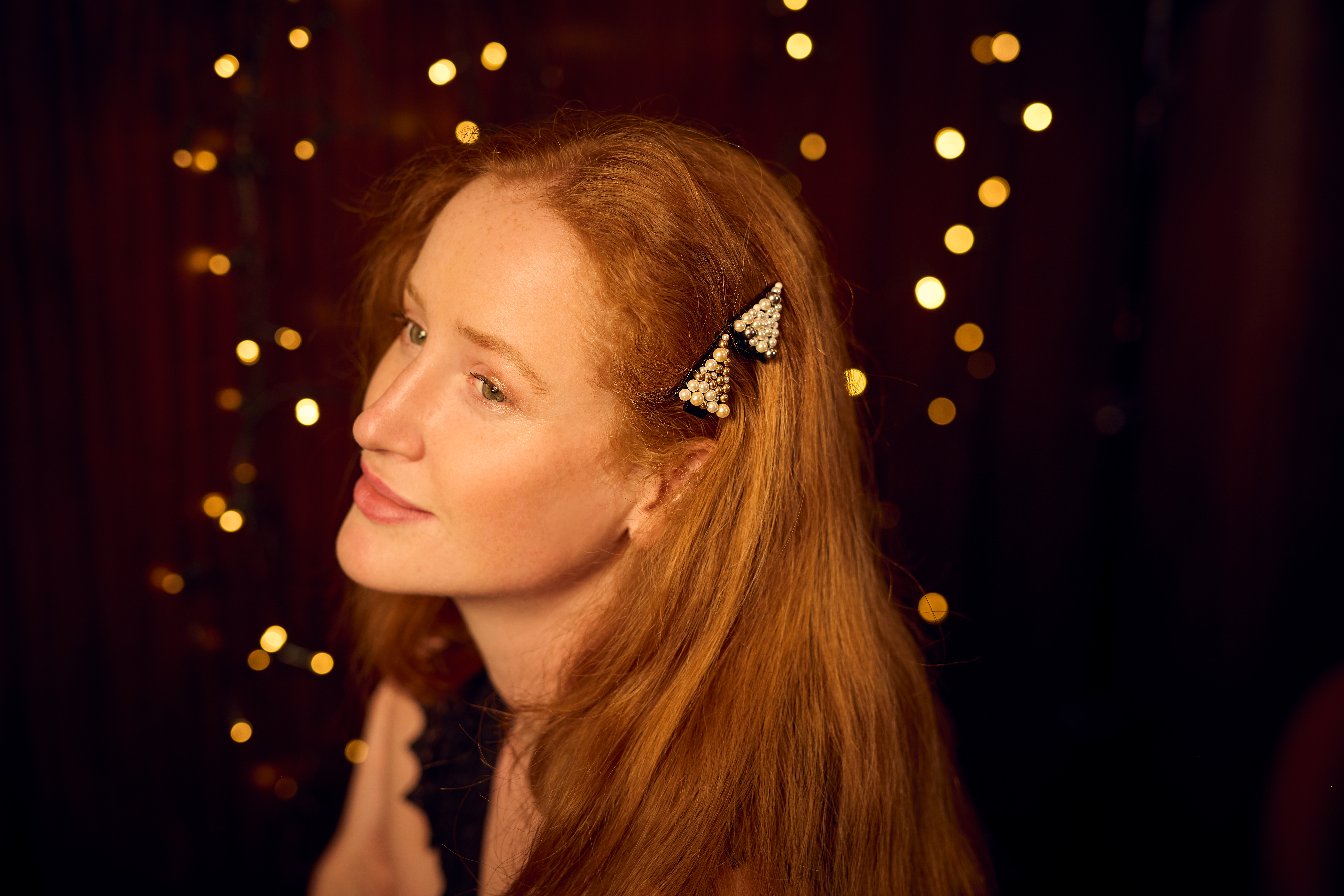 珍珠耶誕樹豆扣夾。各NT$7,800。（台灣八木通商提供）