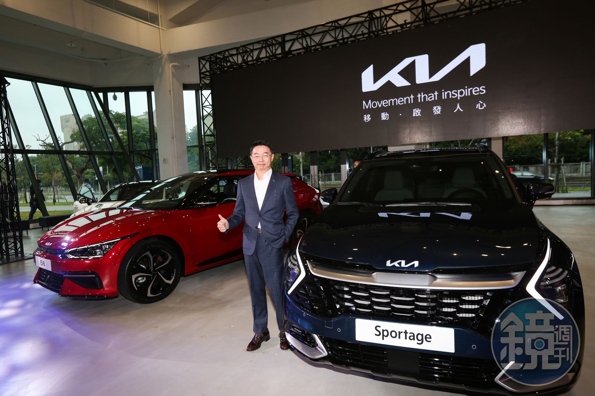 KIA總代理台灣森那美起亞總裁的李昌益現身記者會。