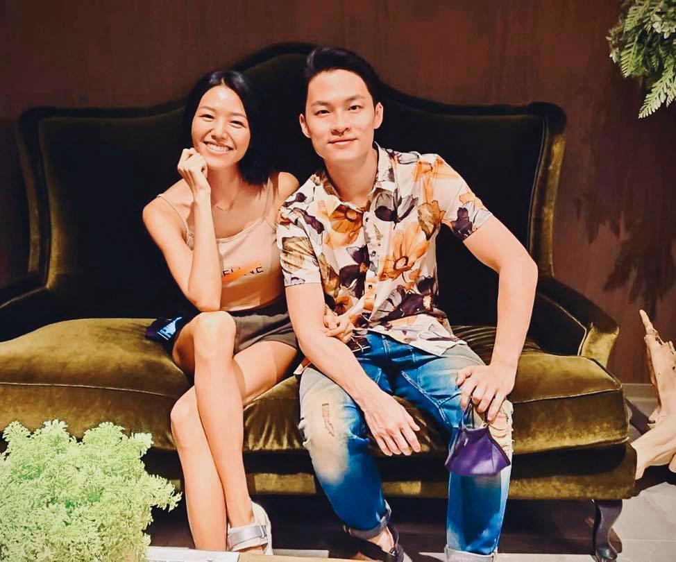 楊昇達的婚戒是他自己設計,他與女友若綺登記結婚時,婚戒甚至還沒製作完成。(楊昇達臉書)