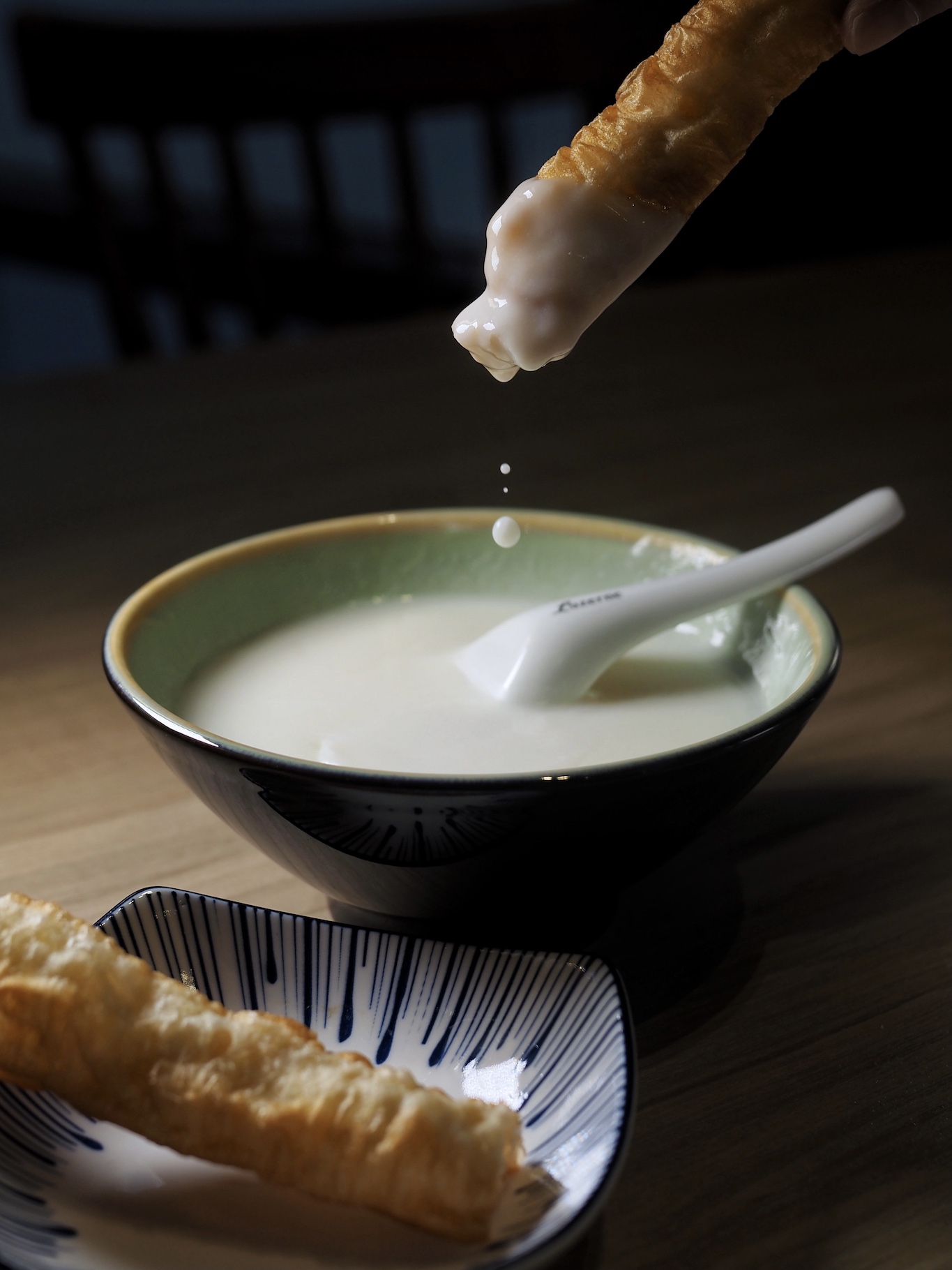 「香滑杏仁露」是走杏仁味重的古早味路線，愛不愛它見仁見智，但基底以米漿增稠，爽滑細膩。（108元／碗）