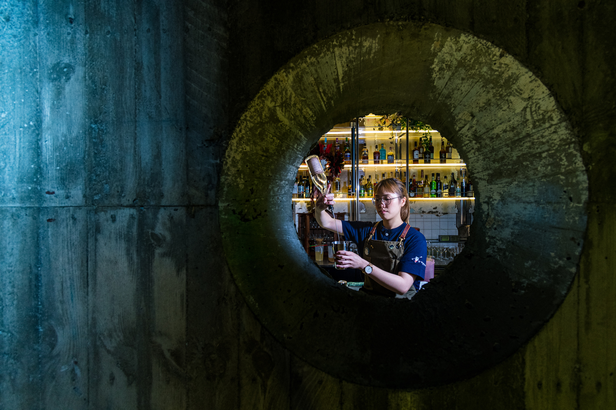 台南知名酒吧TCRC開了第三間bar「Phowa頗瓦」，風格頹廢又摩登。