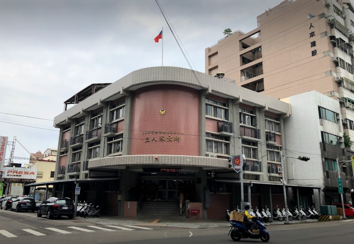 台中市警二分局立人派出所接獲報案，協助家屬救出倒臥在家中的中風男子。（示意圖，翻攝Google街景地圖）