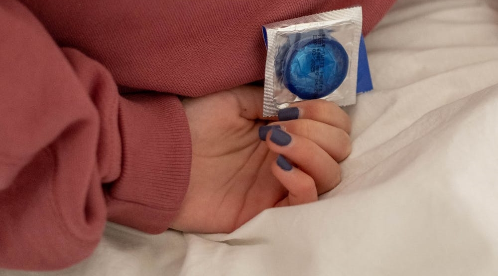 美國網站曾有一項調查顯示，約有9%的人曾在空中進行性愛。（示意圖／PEXELS）