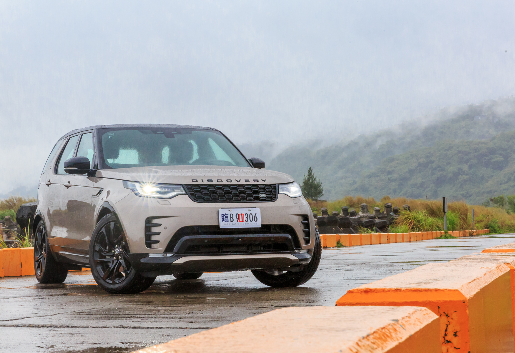 【鏡試駕】闔家撒野！LAND ROVER  Discovery D250 R-Dynamic SE