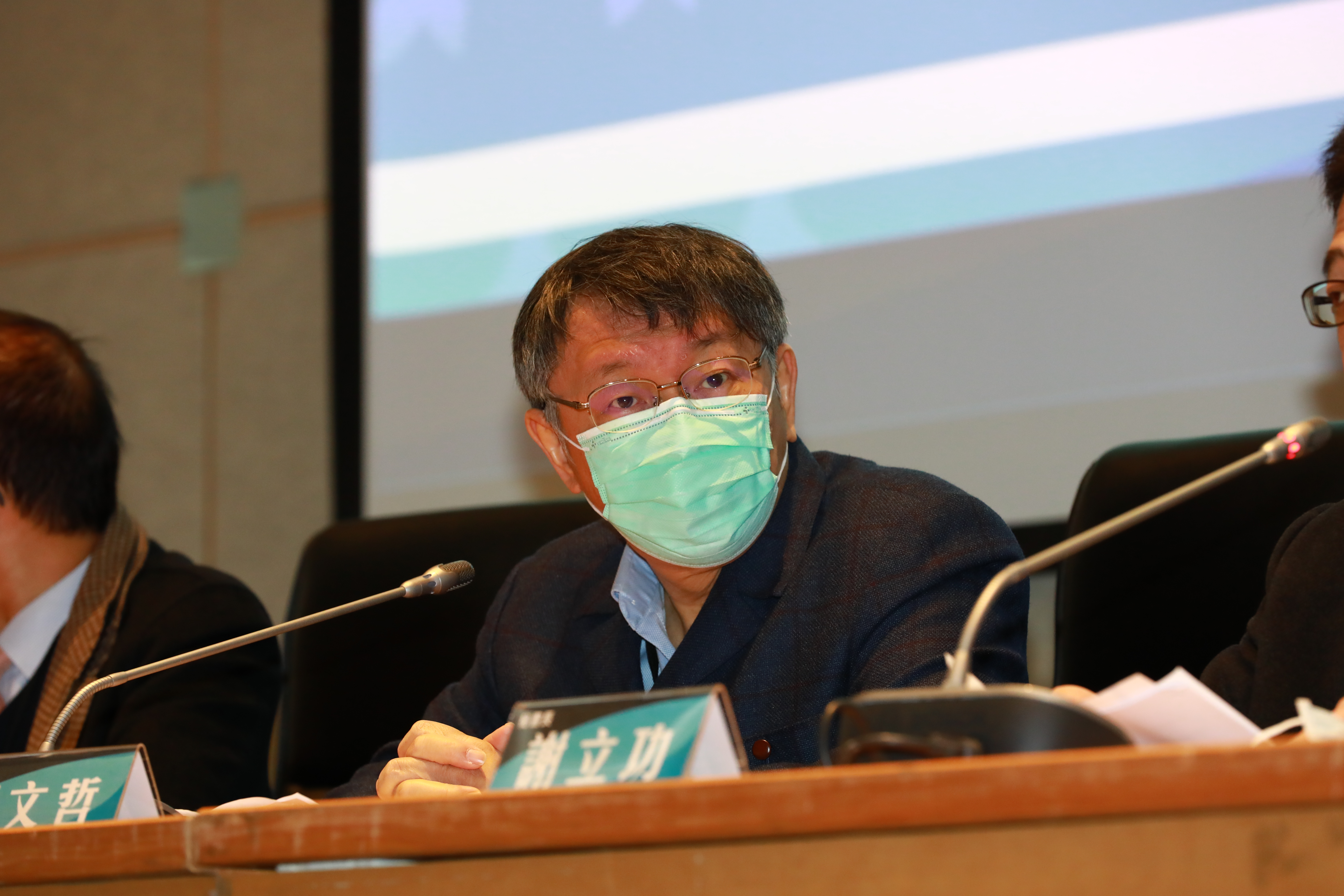 台北市長柯文哲呼籲，「照顧長者不是只有在重陽節這一天」，重發敬老金並不是利於長遠的規劃。（本刊資料照）