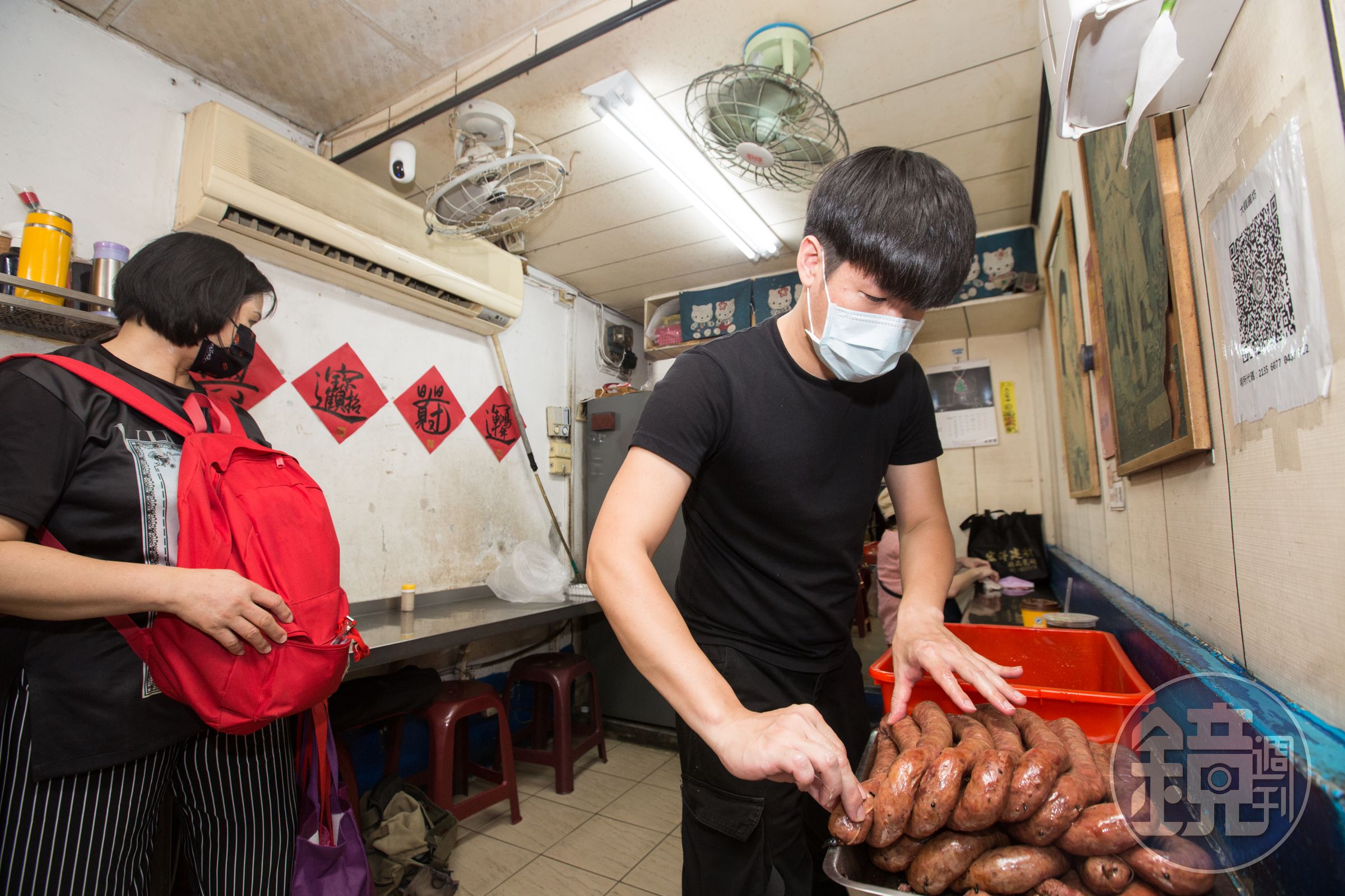 大觀圓的豬肝腸遠近馳名，劉冠佑對豬肝腸品質要求嚴格，一口咬下要有juicy（多汁）口感。