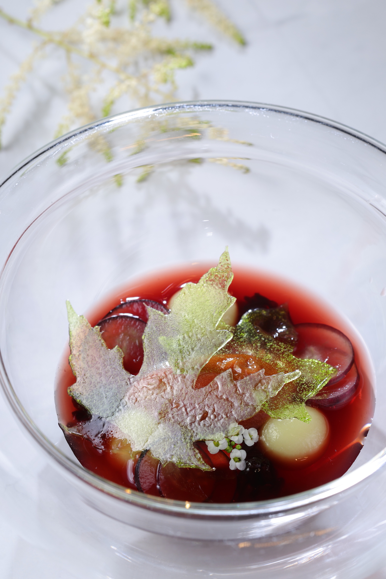 「八寶」靈感來自八寶粥，將桂圓果凍、紫米湯、紅棗Sorbet、桂花白玉及葡萄薄片等，香氣豐盈，口感更加清爽。