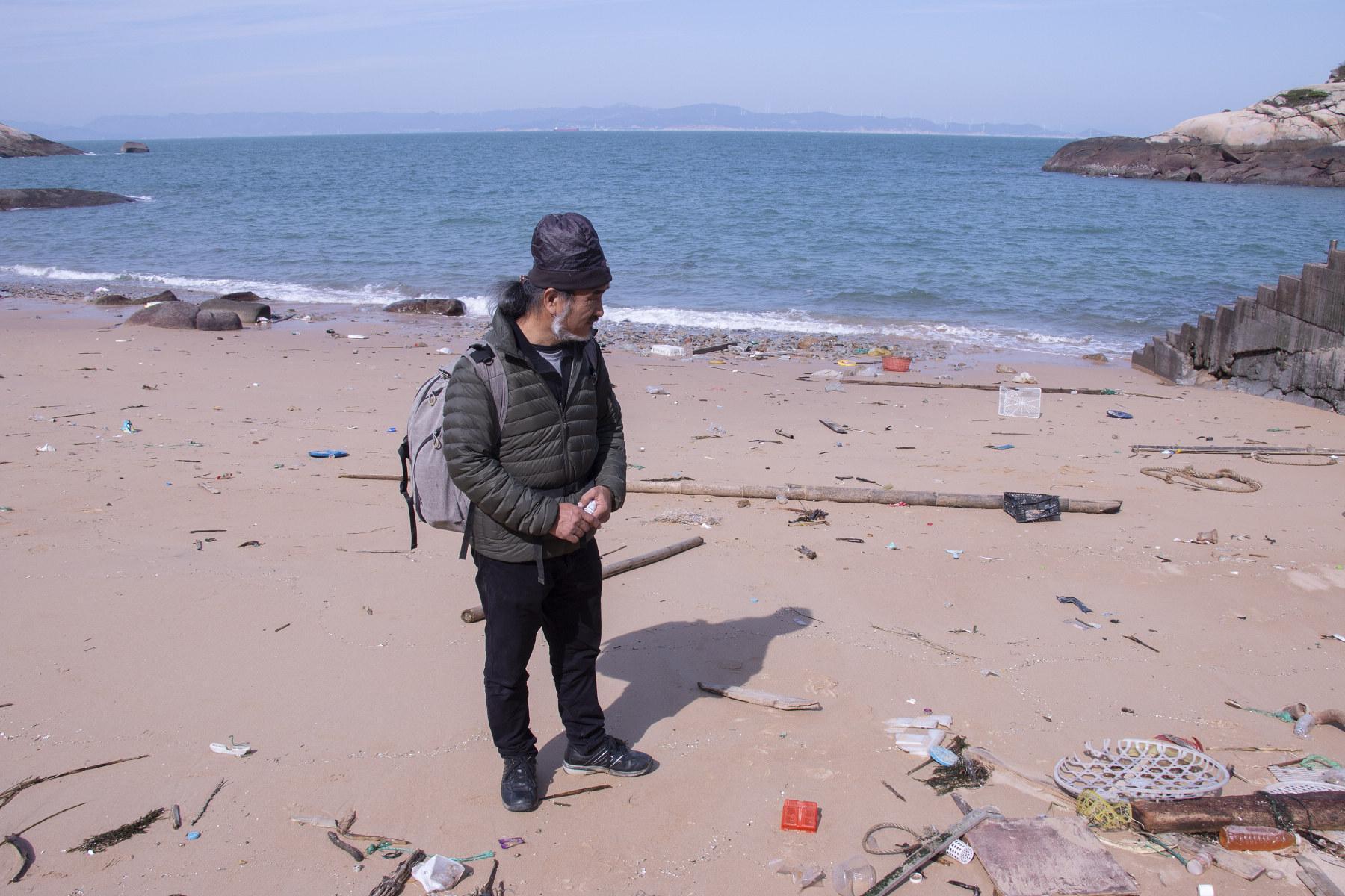梁皆得感嘆海洋垃圾破壞鳥類棲息地，更造成鳥類生存的威脅。（采昌提供）