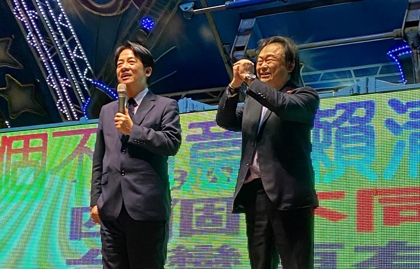 王世監(右) 昨合體賴清德拉票。(翻攝王世監臉書)