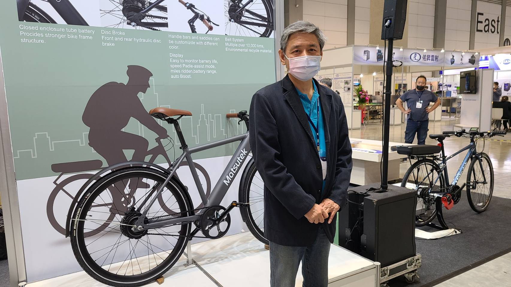 台灣掃地機器人教父松騰實業董事長燕成祥15日宣布，將切入電動輔助自行車充電網領域，目標是成為電動自行車界特斯拉，他背後是內建電池的電動輔助自行車。