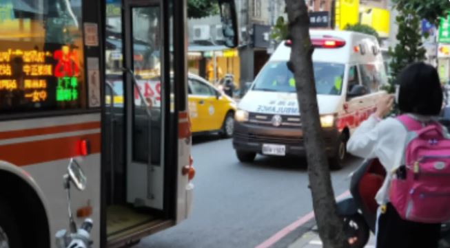 小六女童冷靜報警，讓網友讚爆。（翻攝「我是永和人」臉書社團）