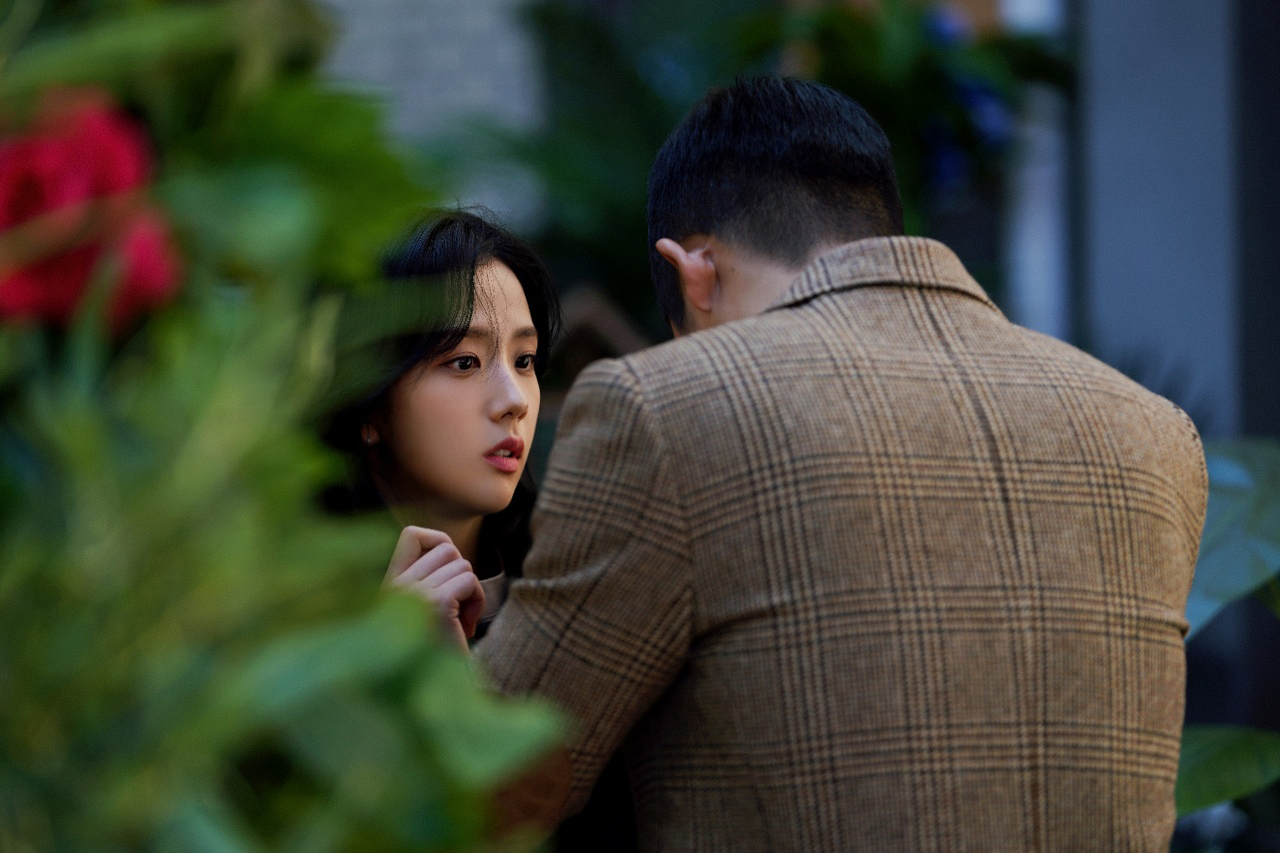 Jisoo首次擔任女主角,她希望能過自己的角色傳遞正能量給觀眾。(Disney+提供)