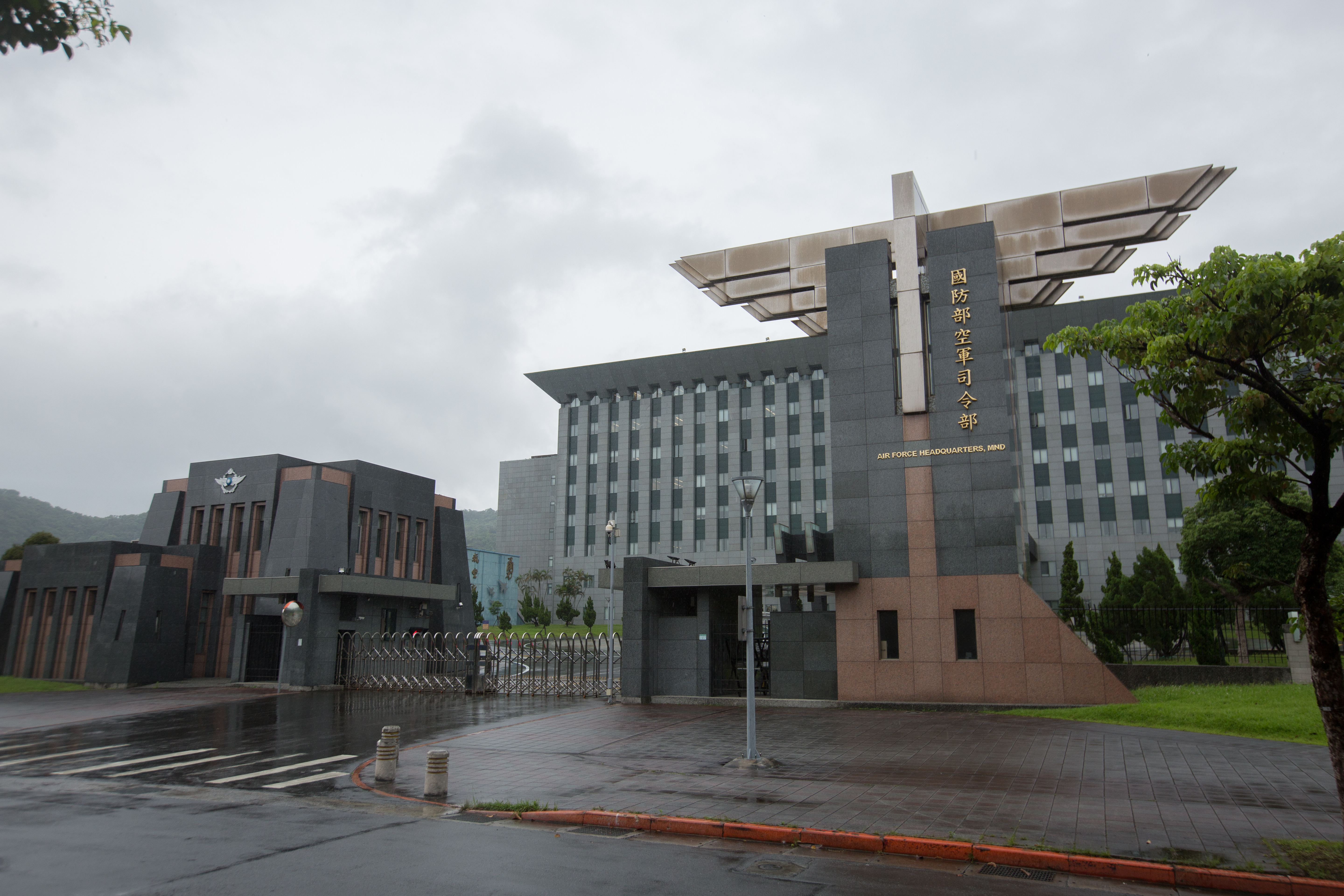 飛官吳彥霆在演習中意外撞山身亡，空軍司令部遭判決應賠償466萬餘元。（本刊資料照）