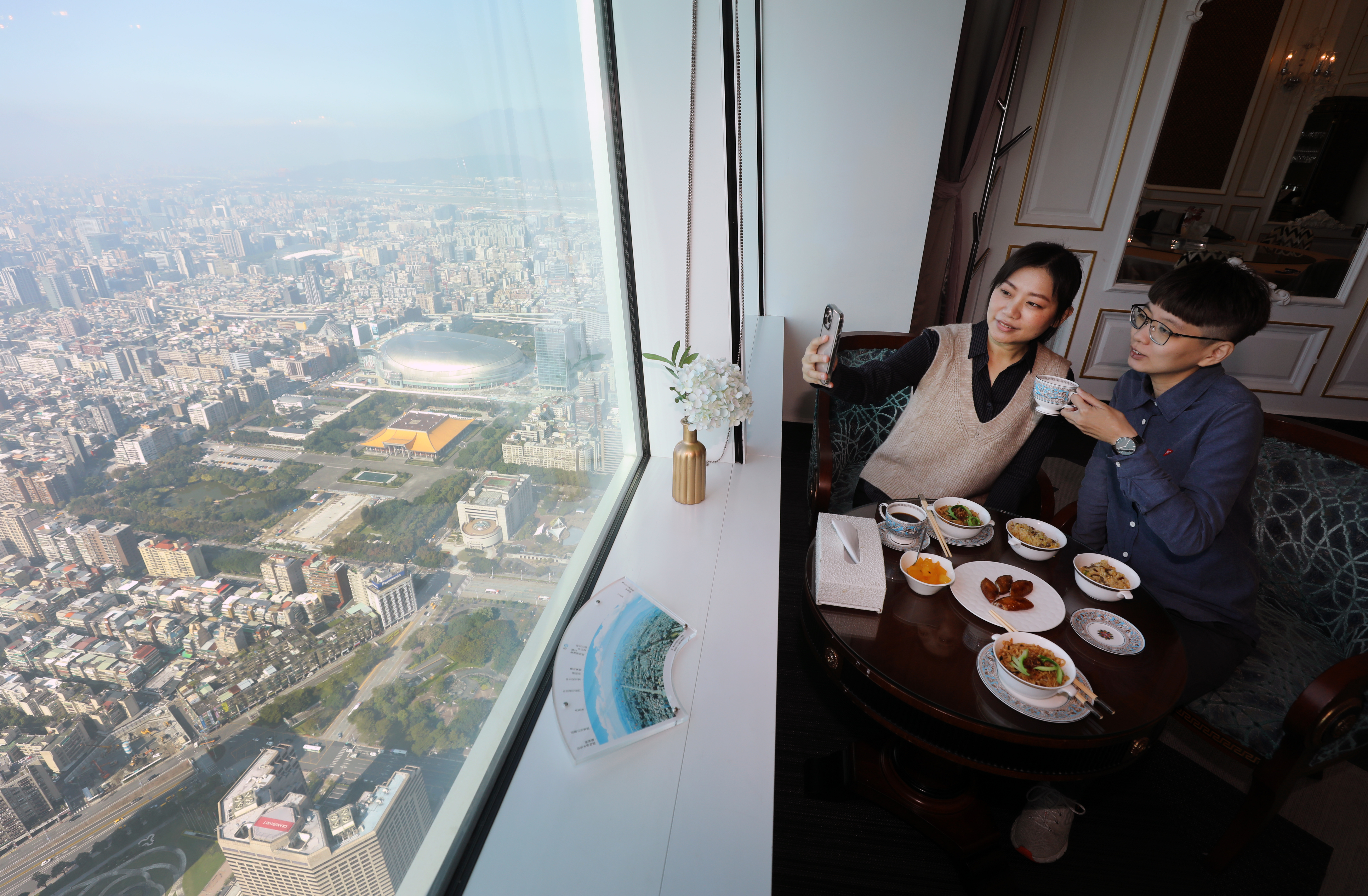 頂鮮101海鮮餐廳頂過疫情寒冬，仍不敵市場現實，台北101已對外透露將不再續約。