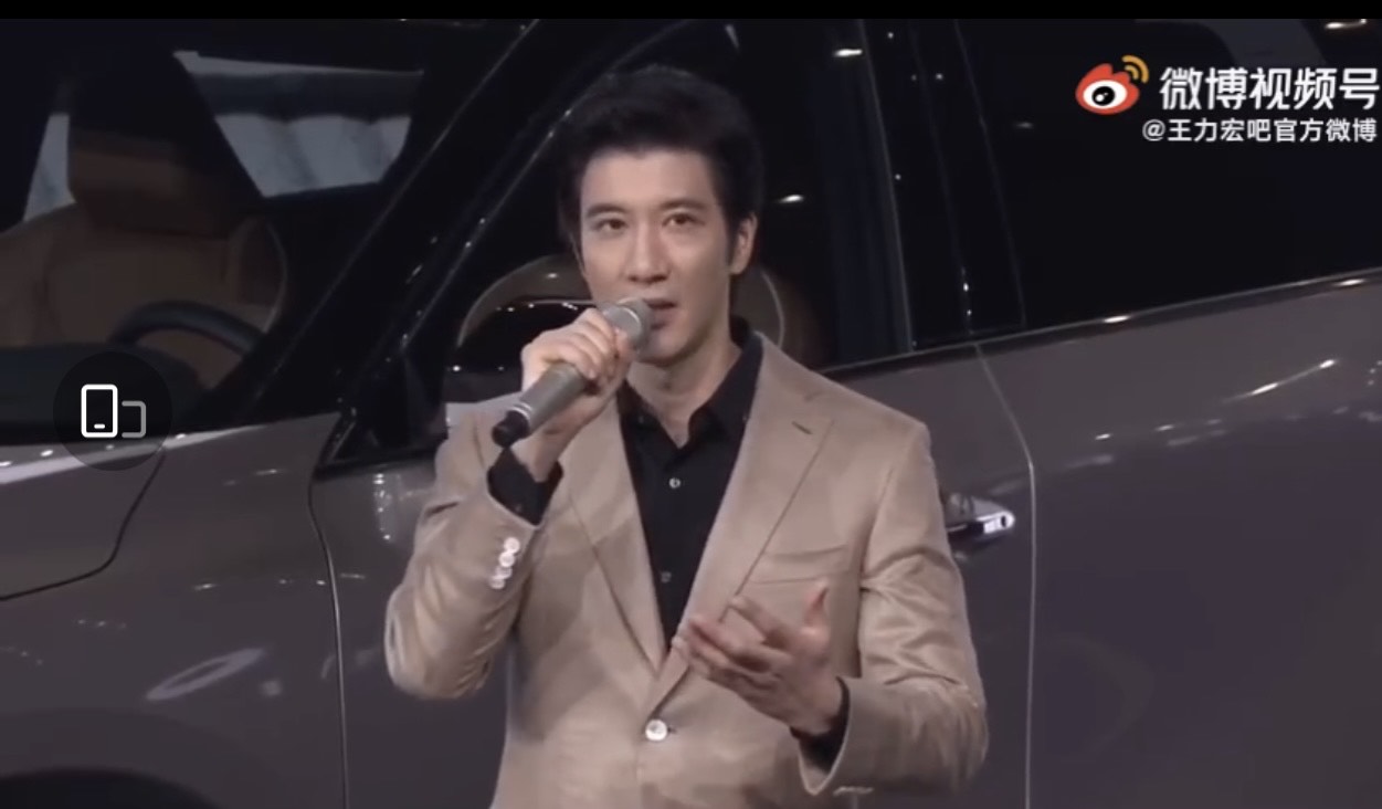王力宏在大陸廣州出席汽車代言記者會。（翻攝自微博）