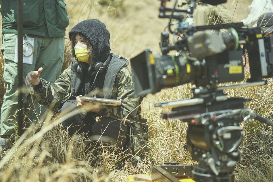 編導詹馥華將她20年前所寫的暢銷小說《一杯熱奶茶的等待》改編為同名電影。（台北双喜電影提供）