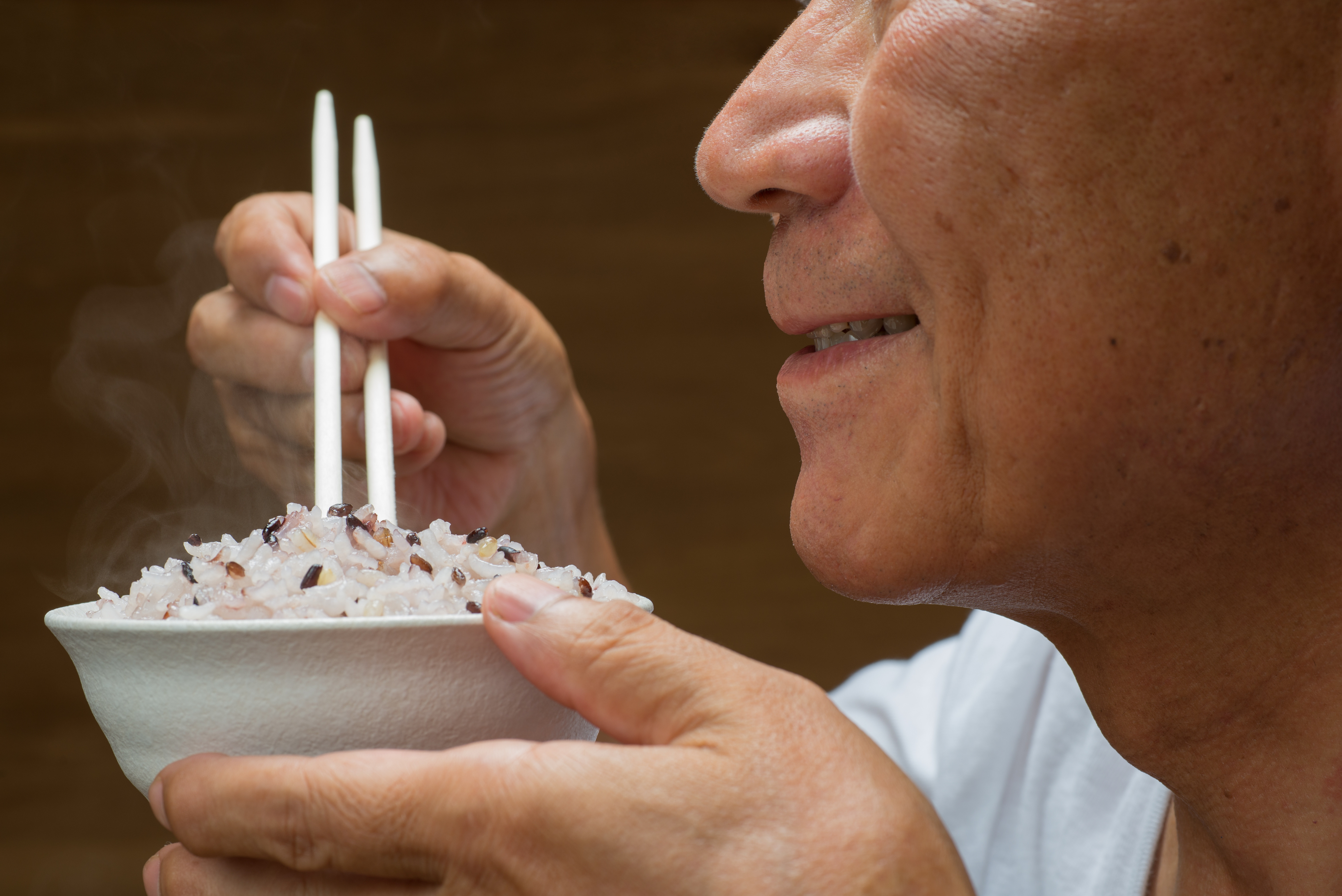 有10年店家今年首度調漲，但客人卻全跑光，讓他大嘆是不是做錯決定。（示意圖，東方IC）