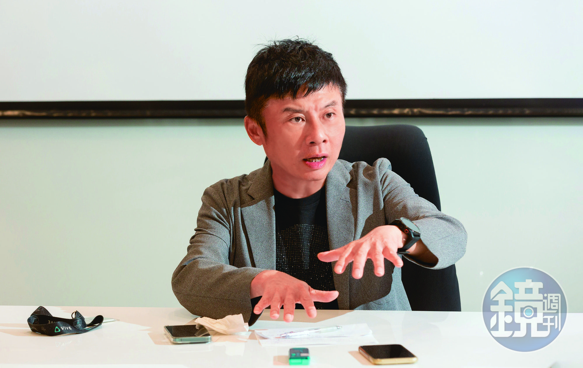 劉思銘表示,藝人要求高規格的美術製作,因此需要更高的技術等級,預估未來辦一場全息演唱會的成本達2、3千萬元。