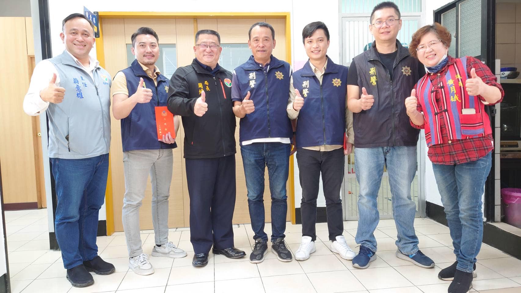 苗栗縣議員黃月娥盛讚警方辦案效率，在臉書公開表揚承辦員警。（翻攝黃月娥臉書）