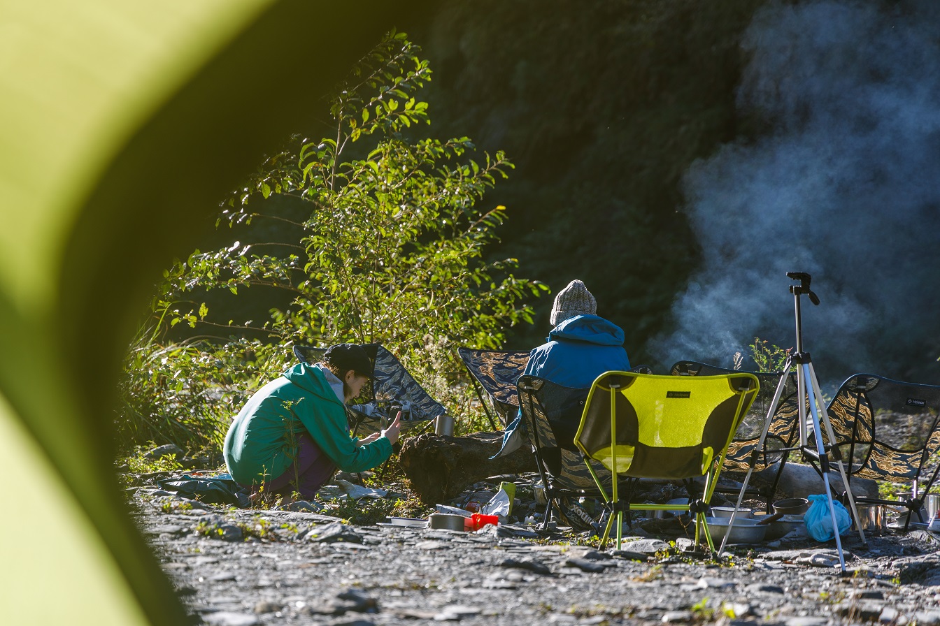 從帳棚向外看，每一個地方都是風景。
