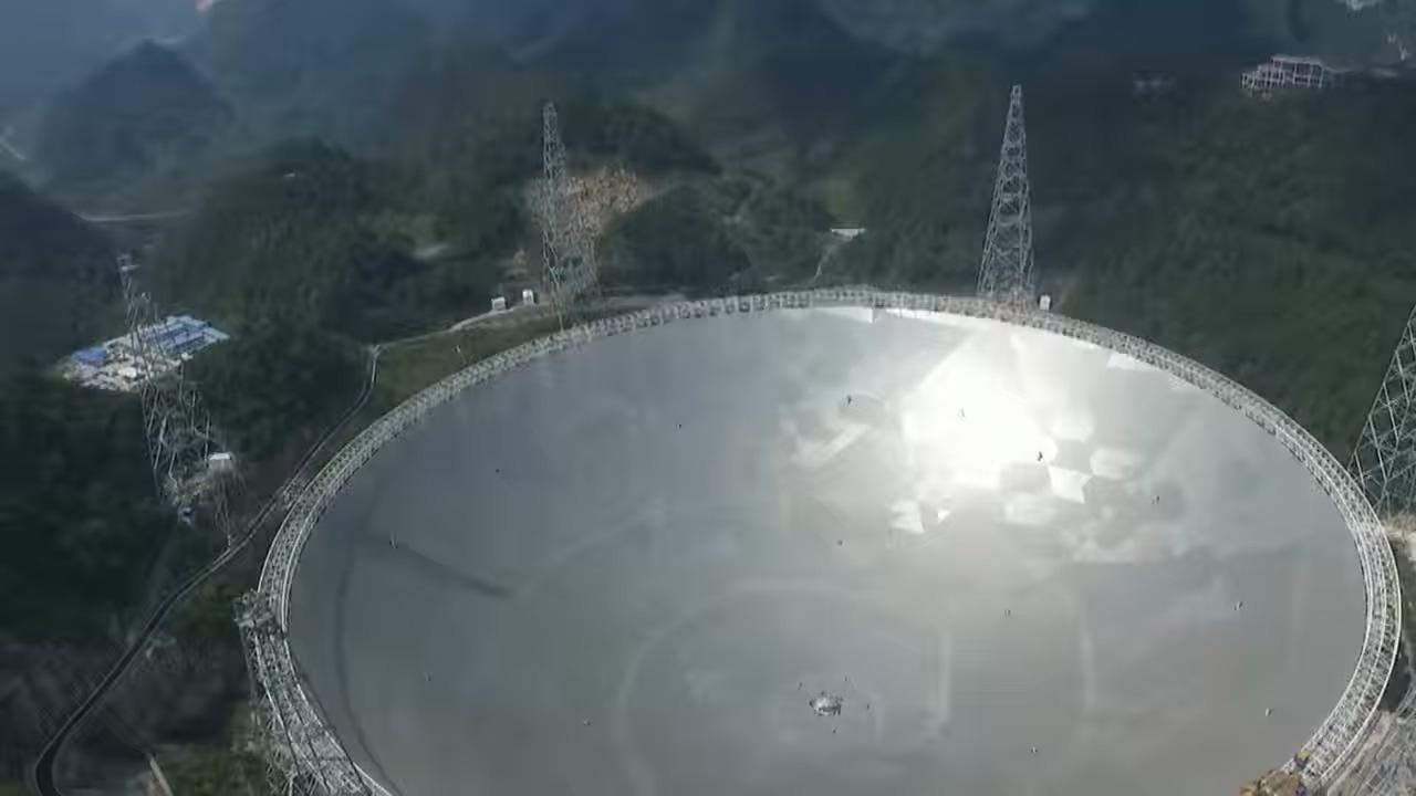 位於中國貴州的電波望遠鏡，直徑長達500公尺。（示意圖，翻攝維基百科）