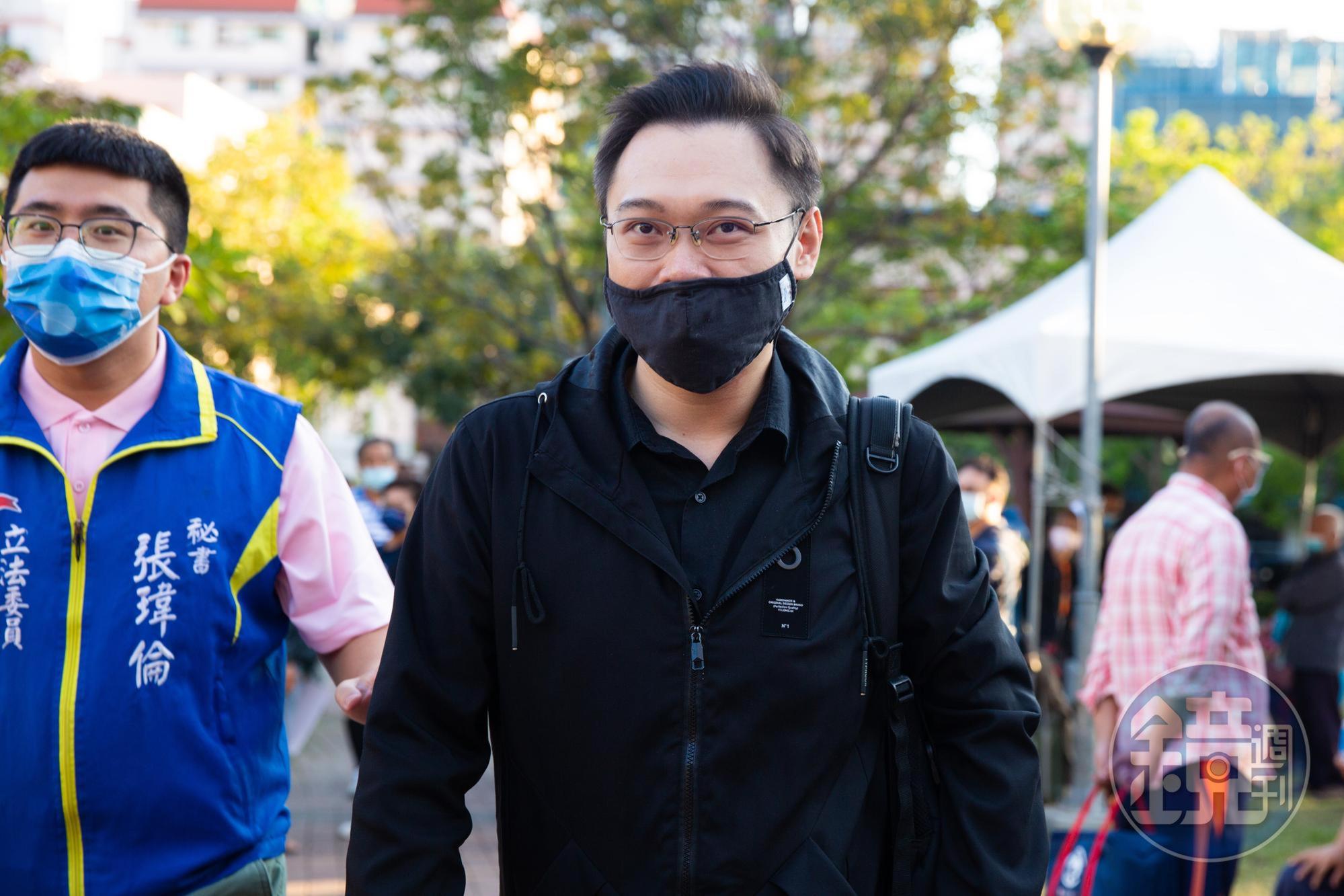 黃士修近日為了宣傳公投發起絕食,同時也發動電話錄音拉票爭取支持。(本刊資料照)