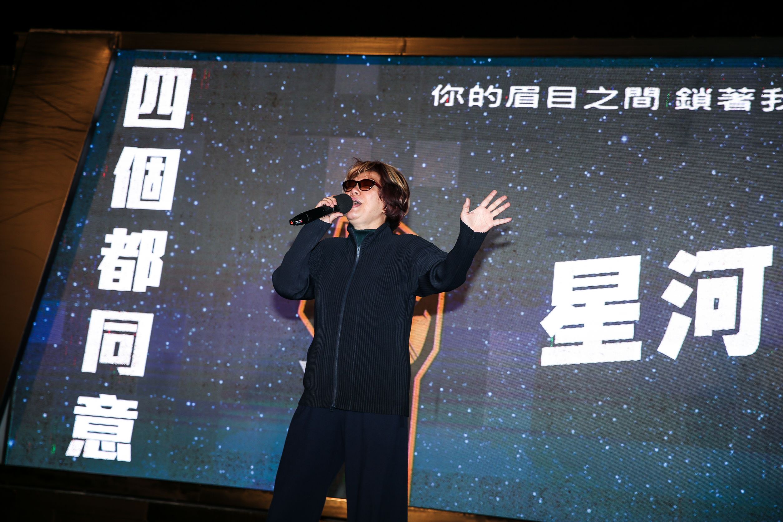 藍營請到蔡琴演唱助陣。