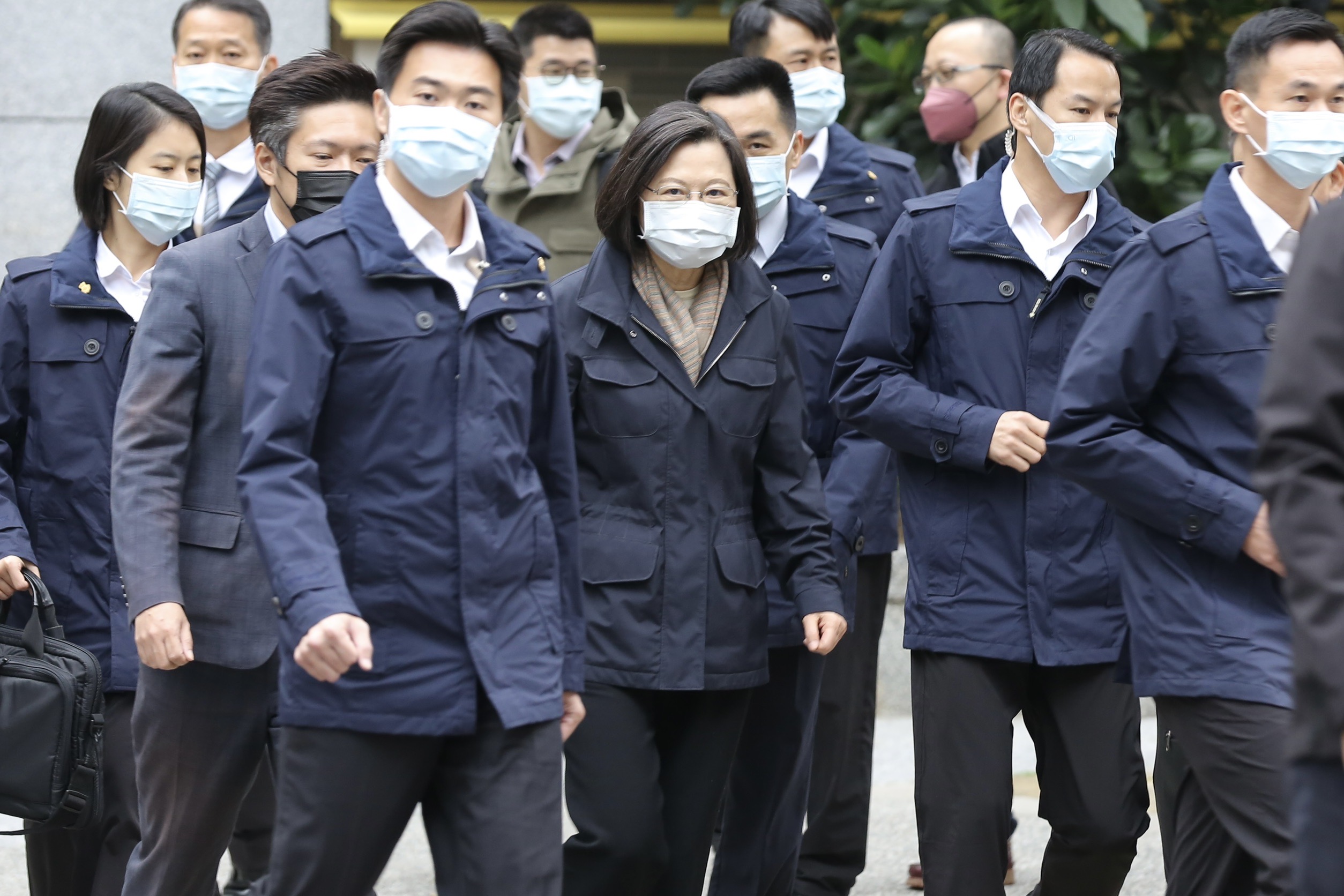 對於公投結果是否有信心，蔡英文則微笑回應喊出「加油！」