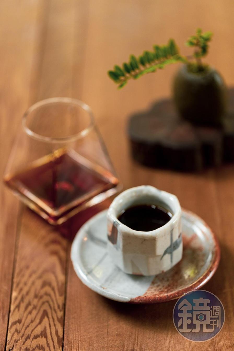 一杯塞風、一杯冰滴，交替品嘗，實在過癮。