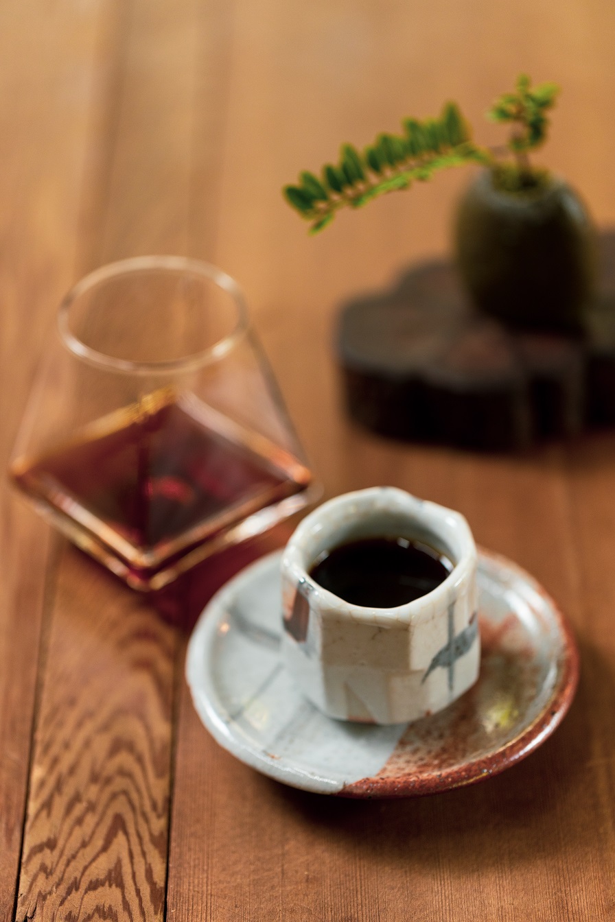 一杯塞風、一杯冰滴，交替品嘗，實在過癮。