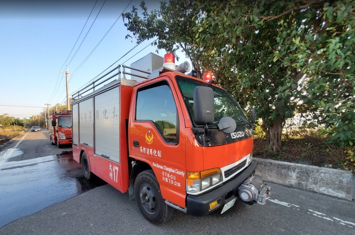 彰化消防隊第二大隊獲報後，出動了大量消防車到場滅火。（示意圖，翻攝彰化消防隊第二大隊臉書）