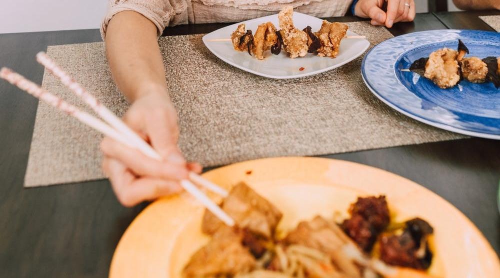 一起吃飯後男網友被提分手，上網求助卻反被洗臉。（示意圖／PEXELS）
