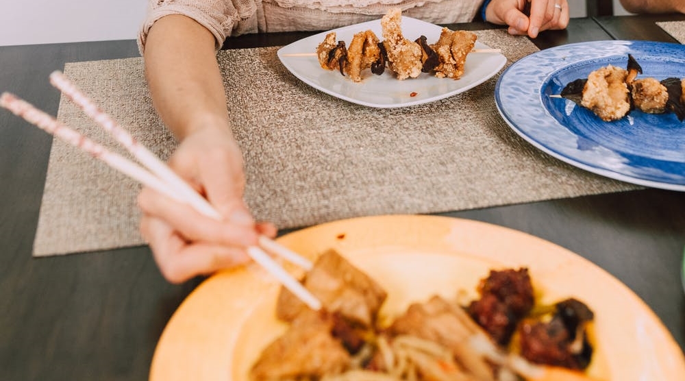 一起吃飯後男網友被提分手，上網求助卻反被洗臉。（示意圖／PEXELS）