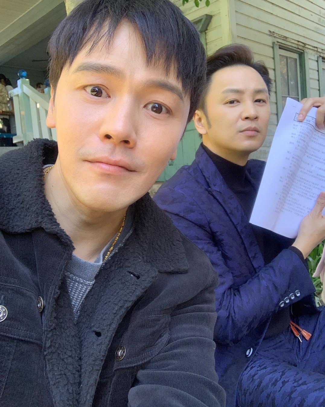 張書偉跟黃文星在《黃金歲月》是一起在育幼院長大的好朋友。（民視提供）