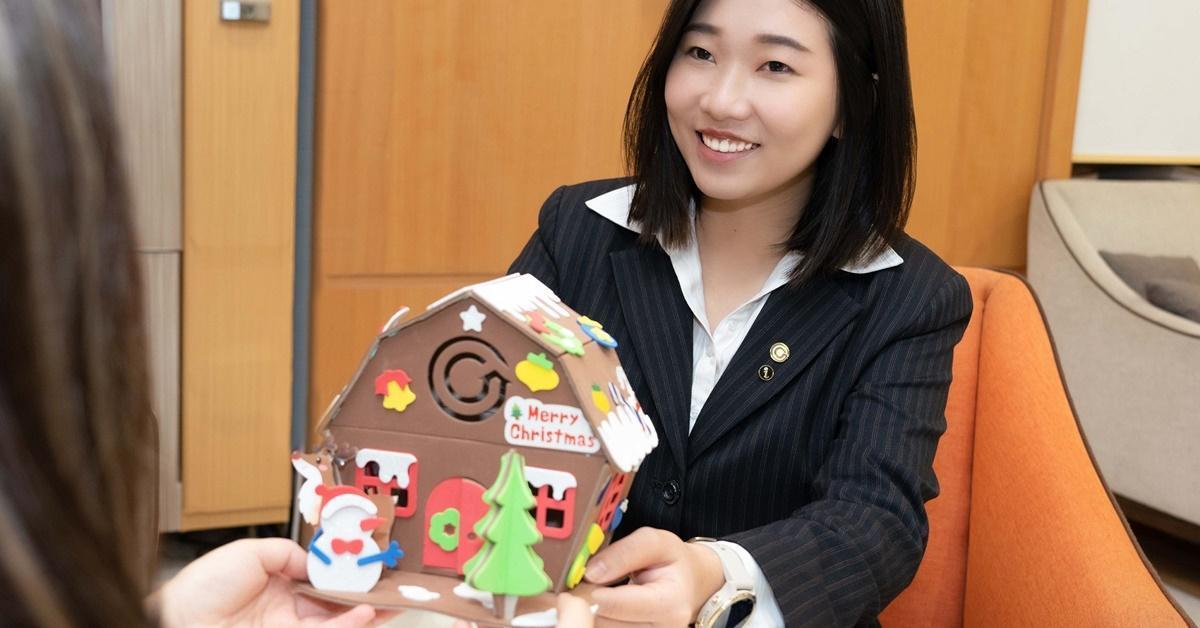 永慶房屋有限量的抽獎活動,設計DIY「永慶薑餅小屋」,可以依個人喜好設計出獨一無二的樣式,屋頂還可以打開變成實用的置物盒。