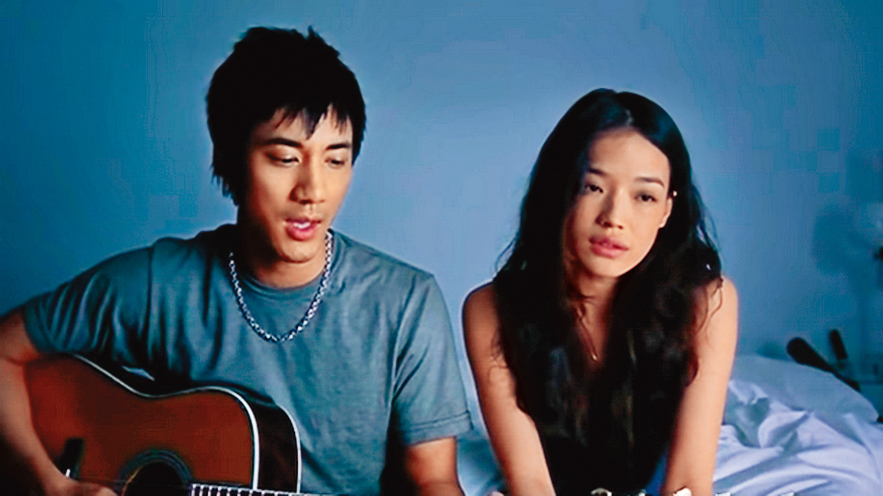 不僅阿妹，舒淇（右）也被王力宏（左）以冷暴力處理，然後據傳她的學歷，王家也頗不滿意。	（翻攝自YouTube）