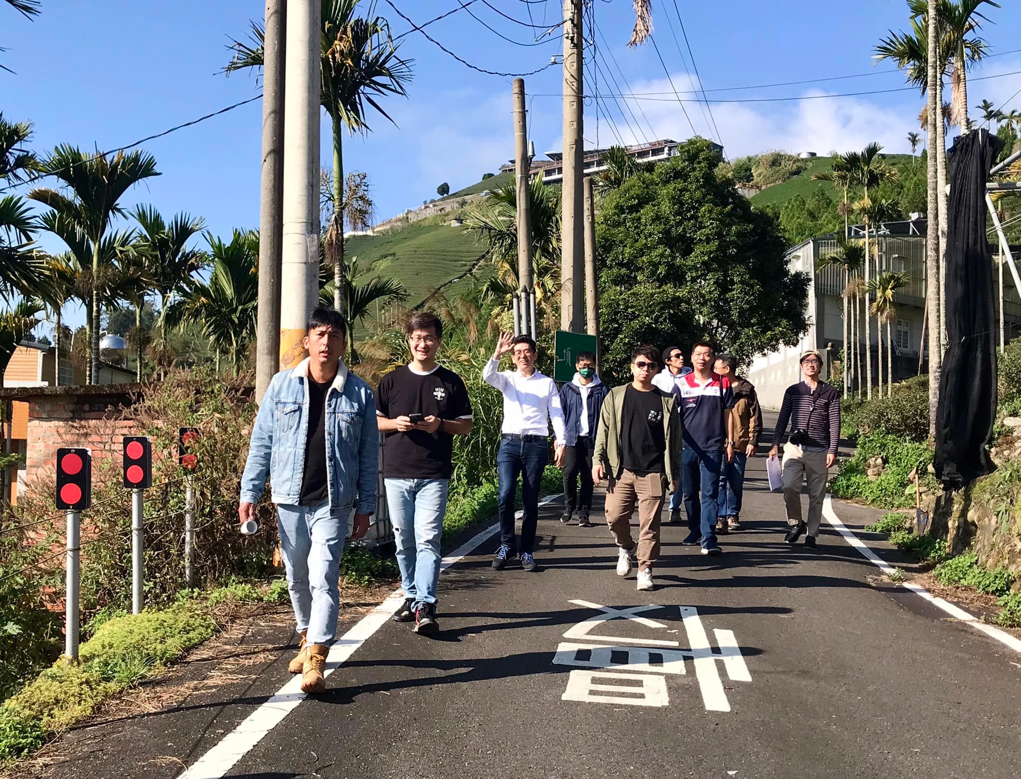 由咖啡職人組成的尋豆師部隊來訪咖啡產地、帶回產地故事，下回客人到他們的咖啡店時可以一邊喝咖啡，一邊聽他們說故事。
