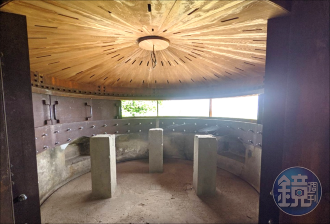 觀測所鐵堡以砲台本體原有工法修復,採再利用原則,維持軍事地景,並進行情境復原。