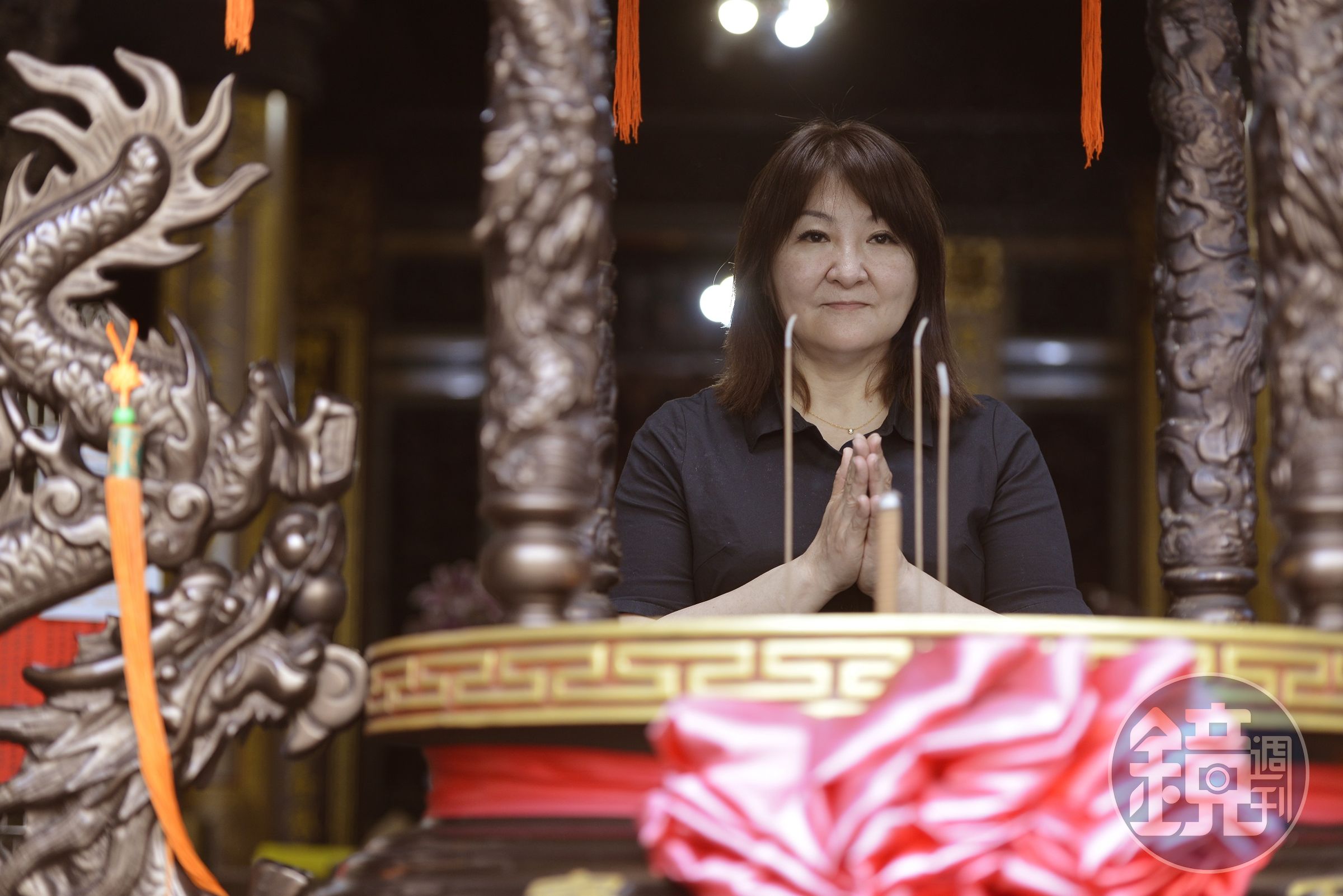 得知無罪確定後，張晉婷拜拜感謝神明保佑。