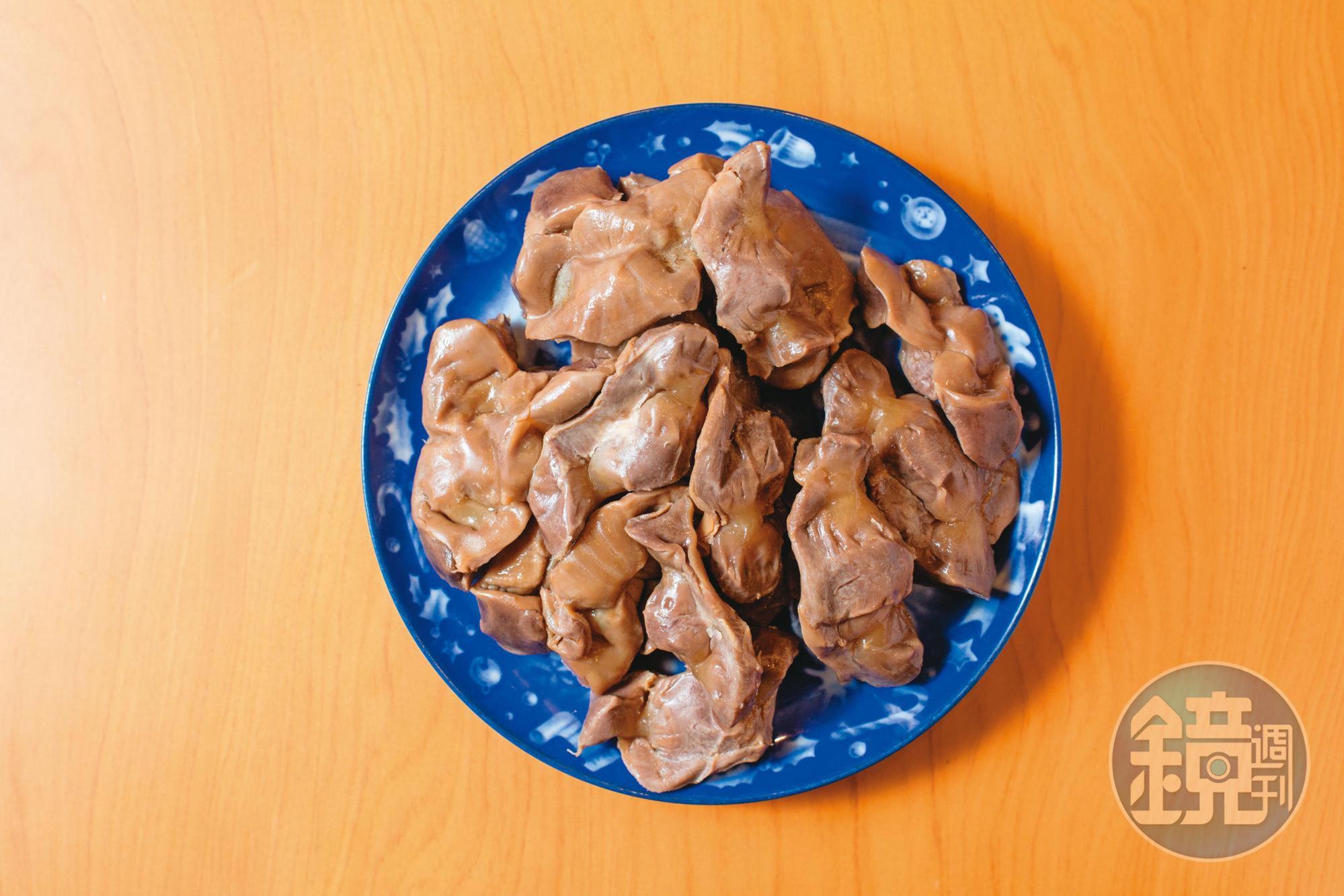 滷雞胗真空包也是店內人氣商品，每日限量，經常被秒殺。（120元／包）