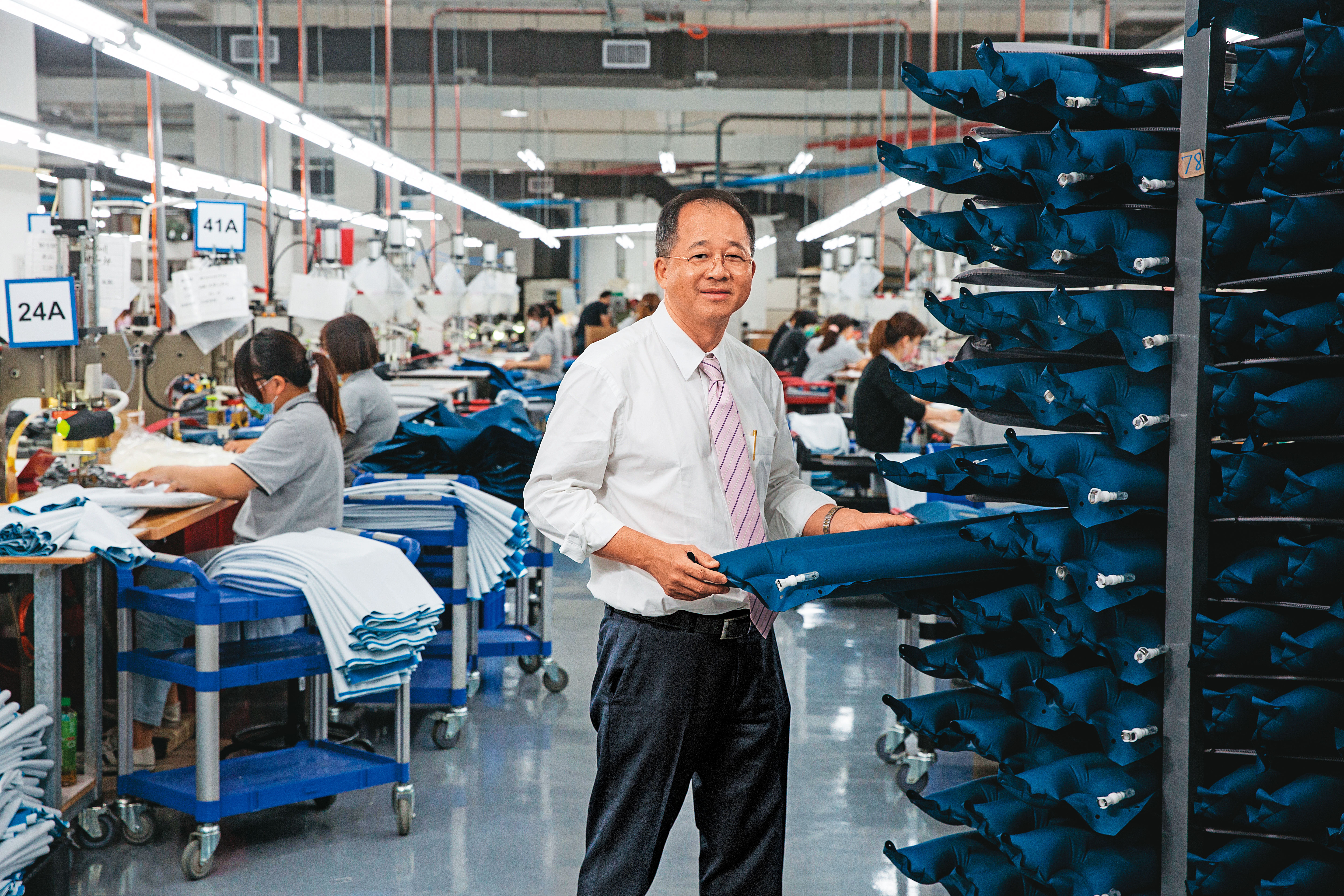 劉宗熹以TPU布料生產與加工，攻進醫療氣墊床、露營氣墊床與飛機逃生滑梯的龍頭客戶。