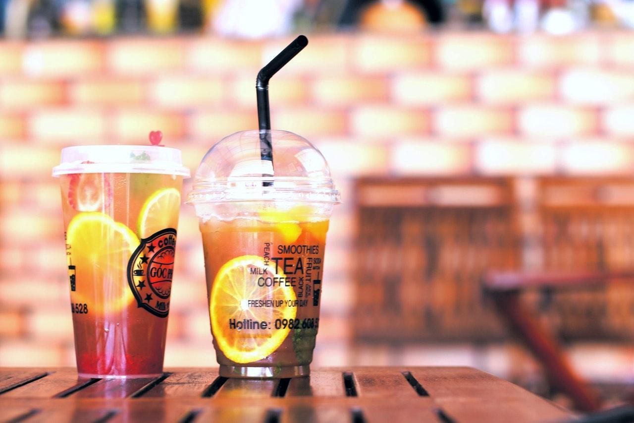 環保署今(22)日預告將於明年7月1日起,所有飲料店都不得提供保麗龍材質一次性飲料杯。(示意圖,Pexels)