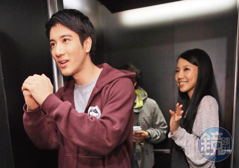 為什麼李靚蕾（右）手裡有這麼多王力宏（左）「約砲、召妓」等證據，網友扮偵探抽絲剝繭，推敲可能是因為「換手機」。 （本刊資料照）