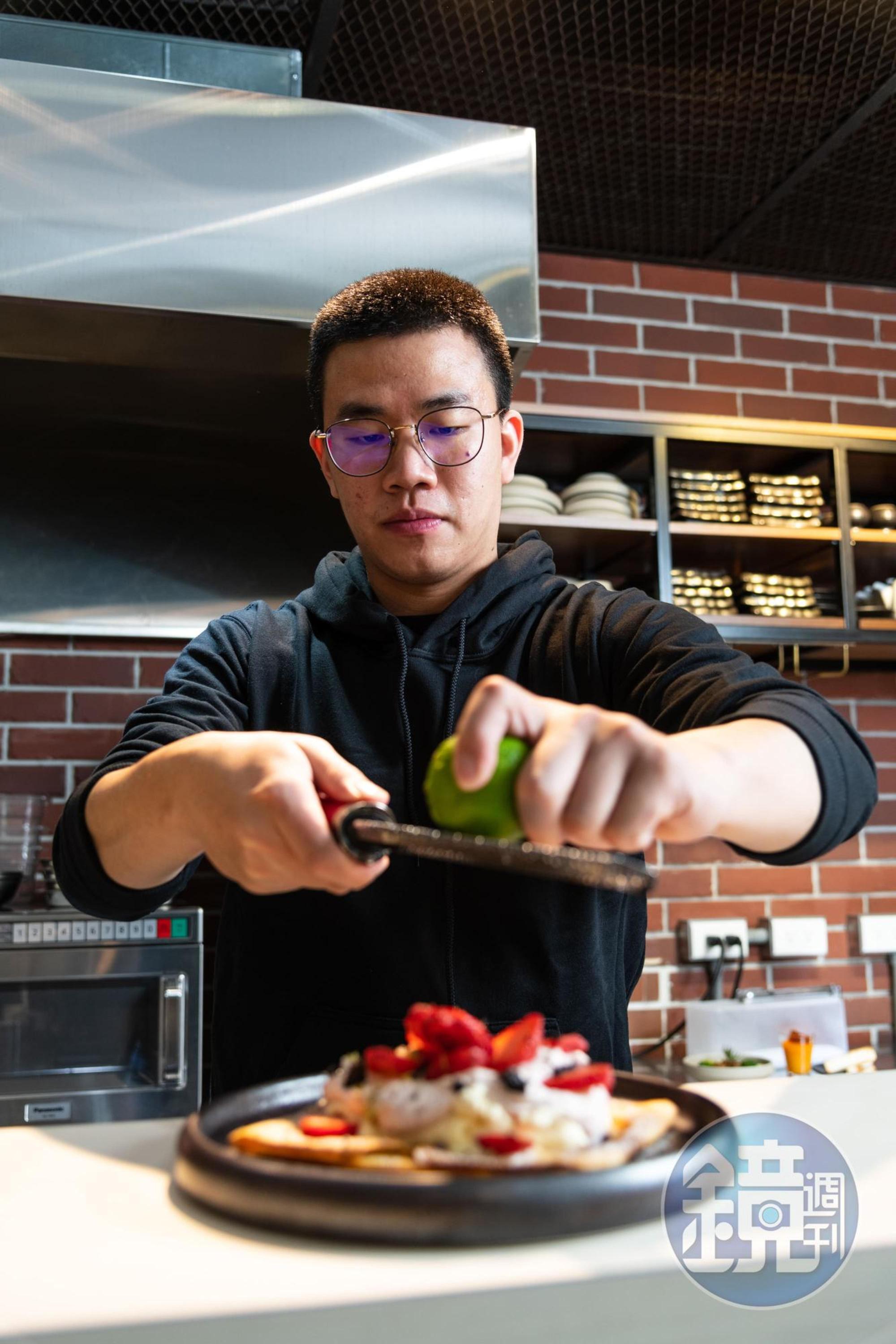 原任職於私廚的周意陶年僅26歲,已扛起森高砂主廚顧問的責任。