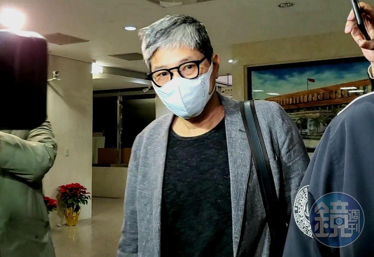 台北地檢署依偽造文書罪將潤隆建設負責人蔡聰賓以300萬元交保。 
