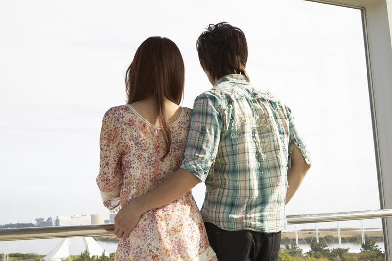 大伯突然人妻告白,讓她心動不已,甚至動念想和對方私奔。(示意圖,Photo-AC)