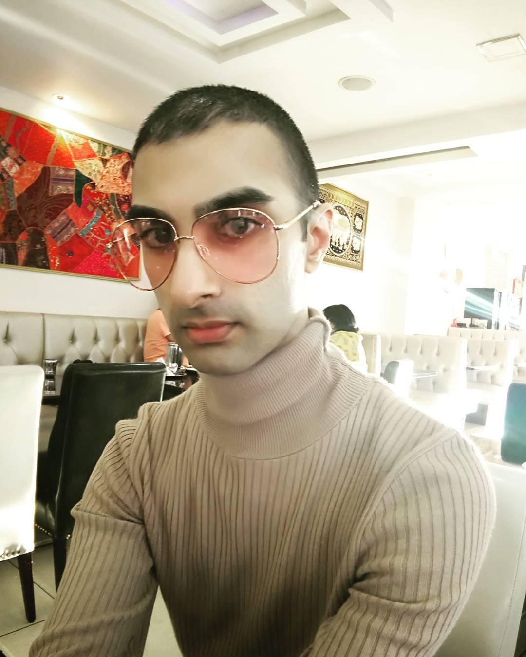 尼可拉斯的課程收費不菲，但仍在全球大受歡迎。（翻攝Nicolas Aujula IG）