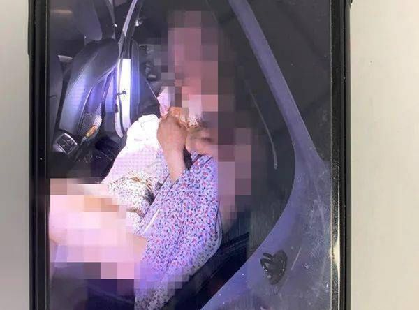 中國有2名保全專找車震男女下手，並拍照索取「封口費」。（翻攝自杭州網微博） 